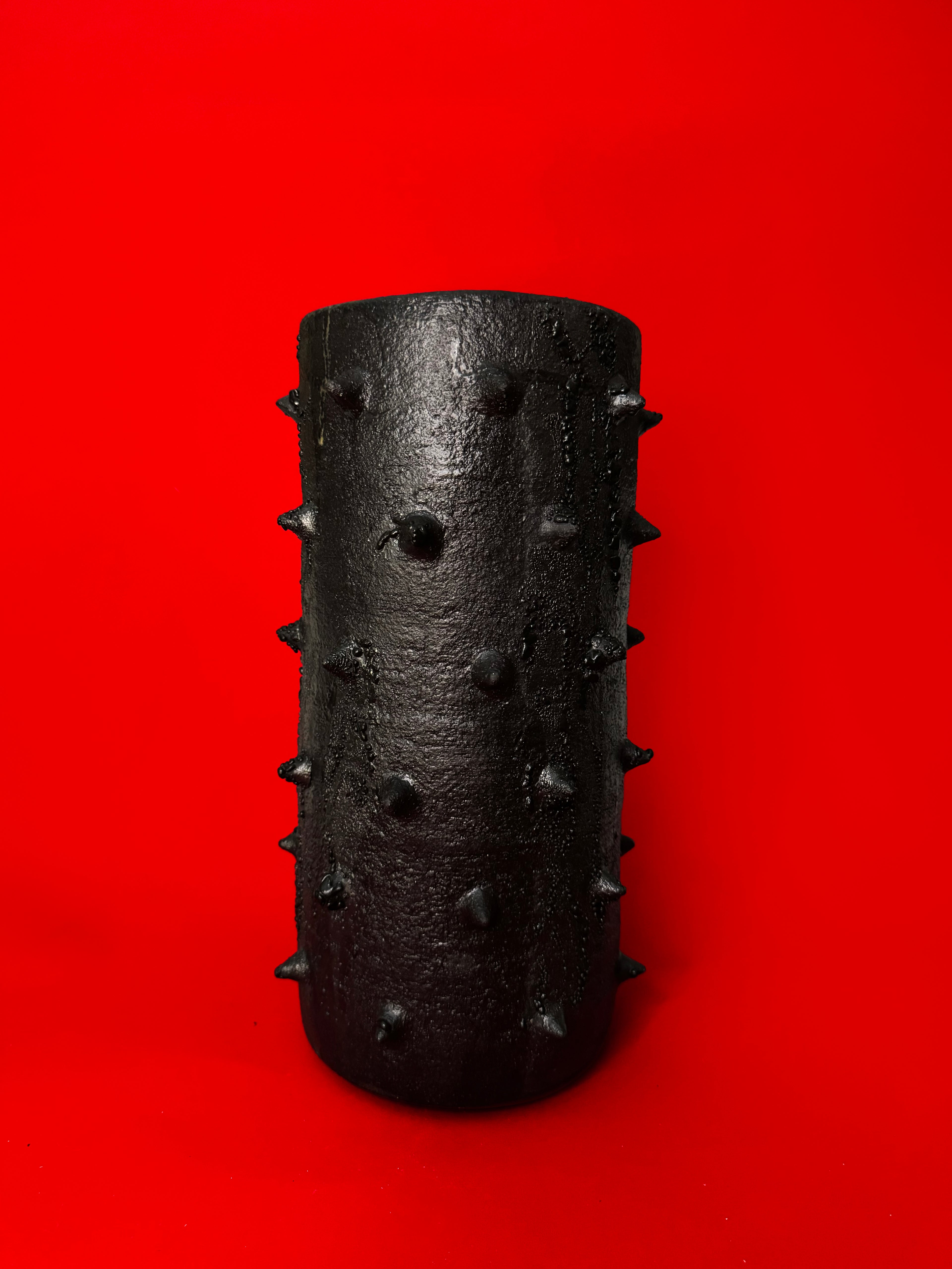 Impending Vase - l